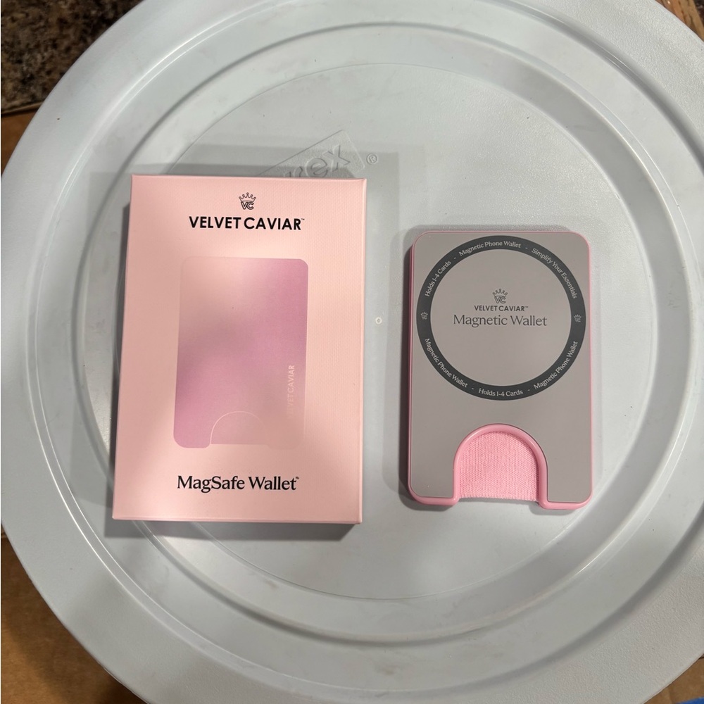 Velvet Caviar - pink chrome stripes MagSafe wallet - Picture 7 of 7